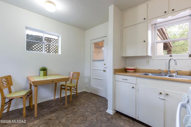 4202 E Camino De La Colina, Tucson, AZ 85711