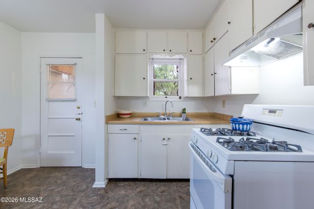 4202 E Camino De La Colina, Tucson, AZ 85711