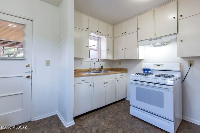 4202 E Camino De La Colina, Tucson, AZ 85711