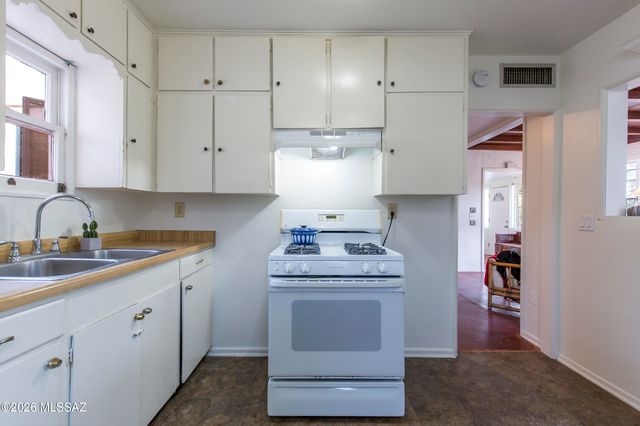 4202 E Camino De La Colina, Tucson, AZ 85711