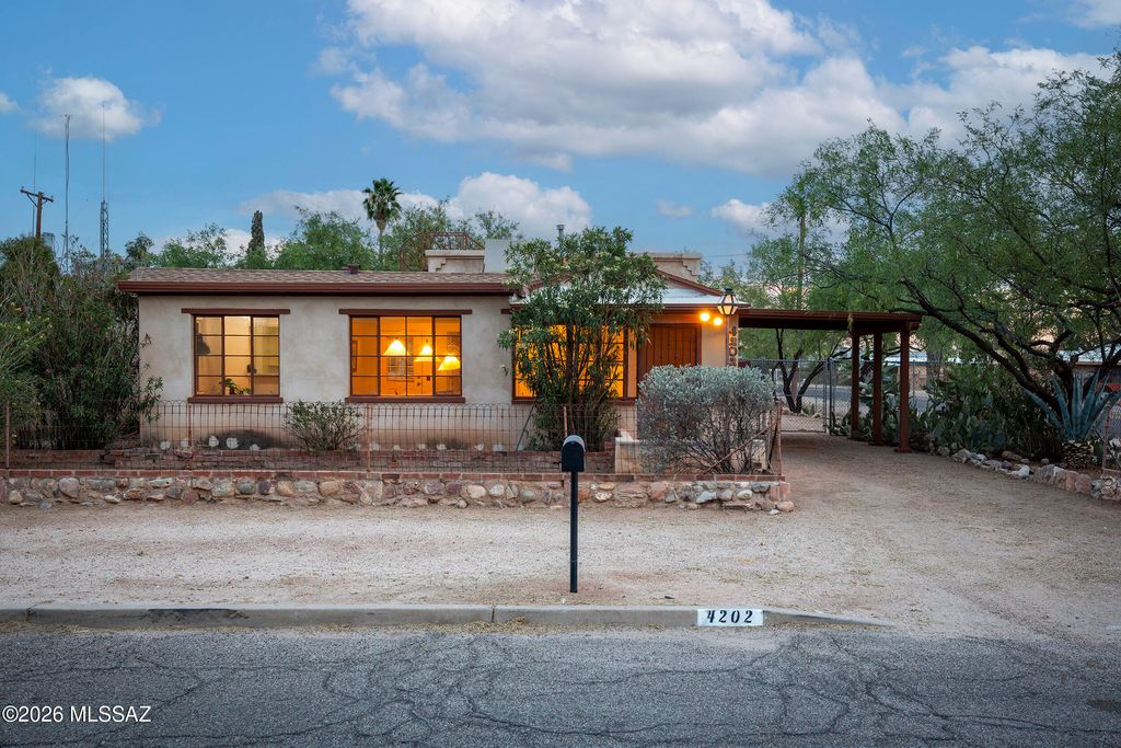 4202 E Camino De La Colina, Tucson, AZ 85711