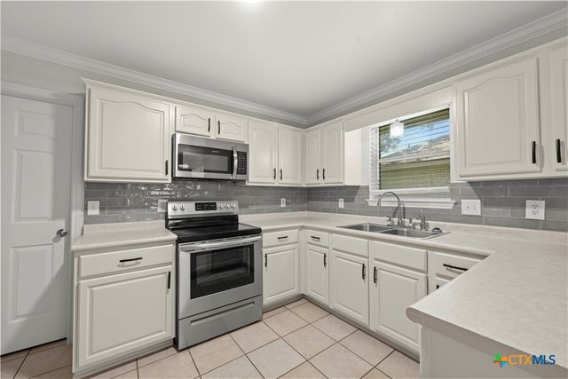 426 Armstrong Drive, Belton, TX 76513