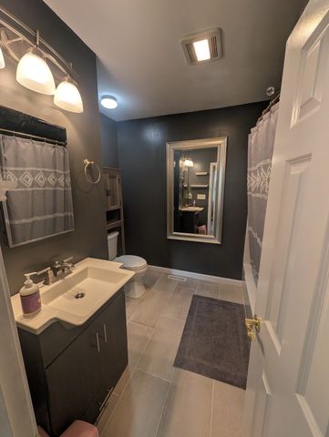 195 Ambrose, Springfield, MA 01109