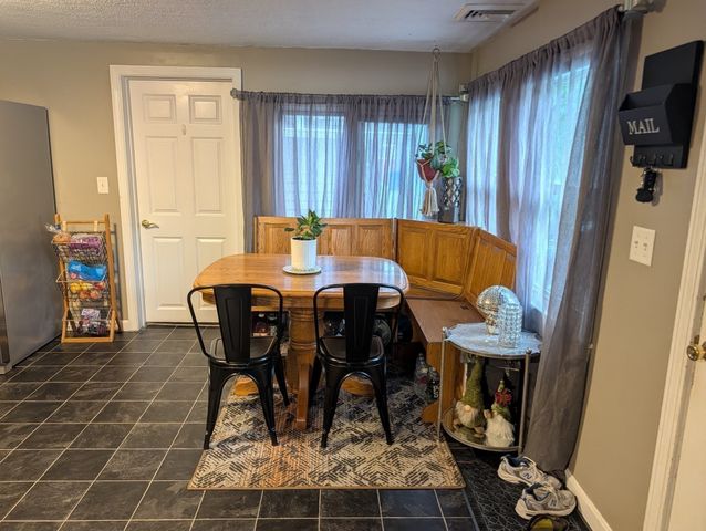 195 Ambrose, Springfield, MA 01109