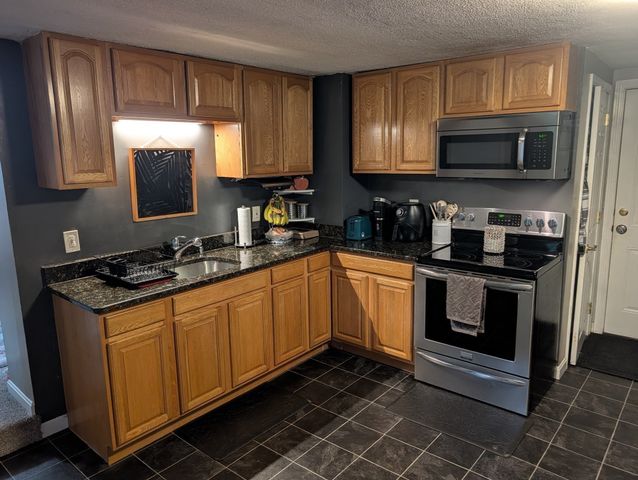 195 Ambrose, Springfield, MA 01109