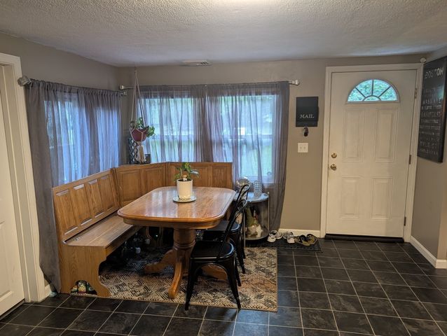 195 Ambrose, Springfield, MA 01109