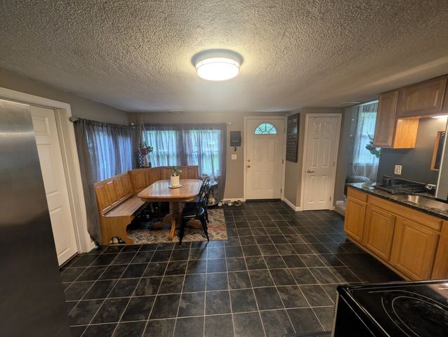 195 Ambrose, Springfield, MA 01109