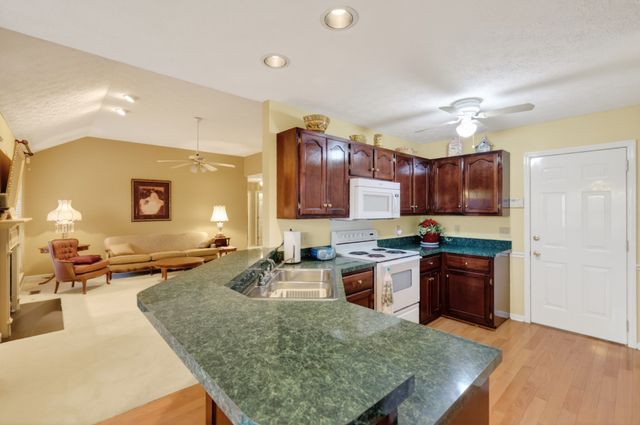 116 Edgeview Dr, Hendersonville, TN 37075