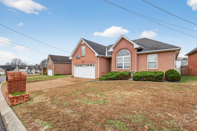 116 Edgeview Dr, Hendersonville, TN 37075