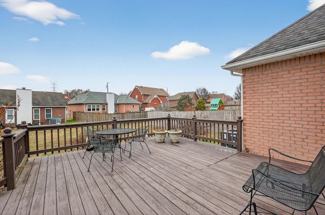 116 Edgeview Dr, Hendersonville, TN 37075