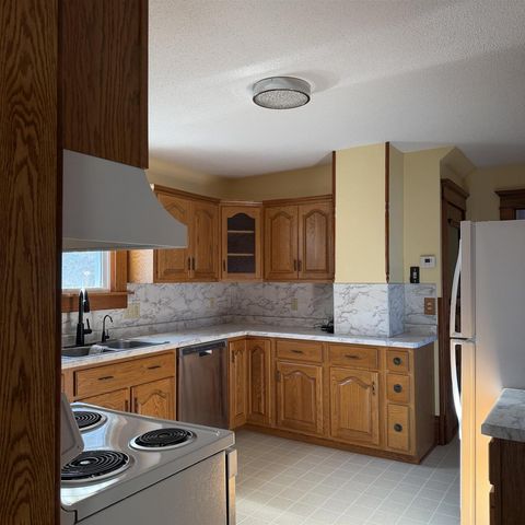 610 1st Street, Bloomington, WI 53804