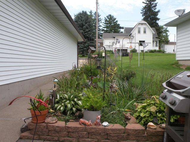 610 1st Street, Bloomington, WI 53804