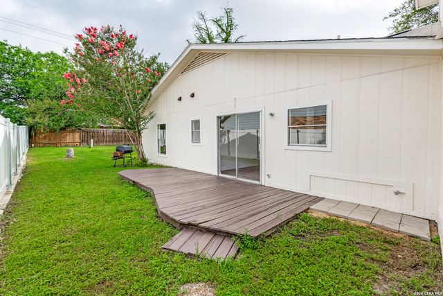 5807 LARKDALE DR, San Antonio, TX 78233