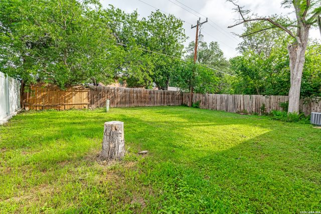 5807 LARKDALE DR, San Antonio, TX 78233