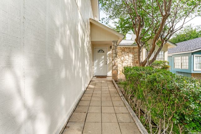 5807 LARKDALE DR, San Antonio, TX 78233