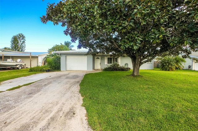 413 Willows Avenue, Port St. Lucie, FL 34952