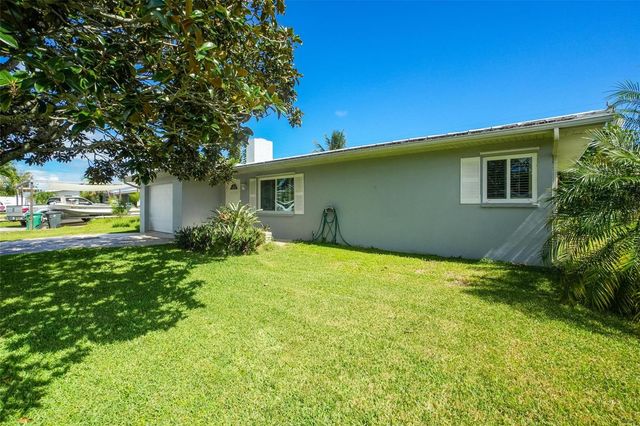 413 Willows Avenue, Port St. Lucie, FL 34952