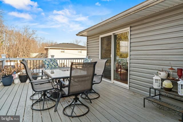 113 PARKVIEW RD, Stratford, NJ 08084