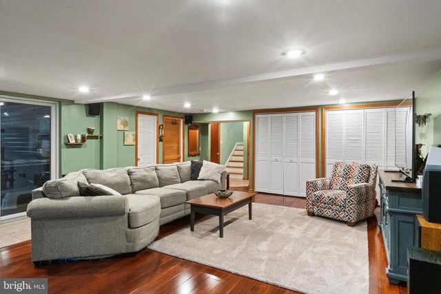 113 PARKVIEW RD, Stratford, NJ 08084