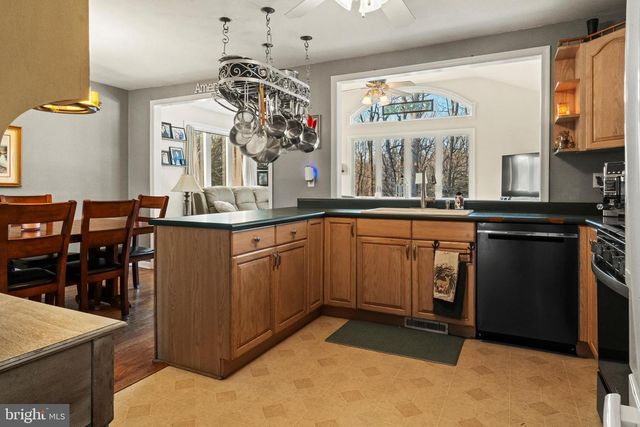 113 PARKVIEW RD, Stratford, NJ 08084