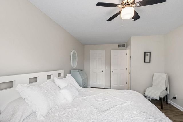 3295 Greenbrier Street D105, Vadnais Heights, MN 55127