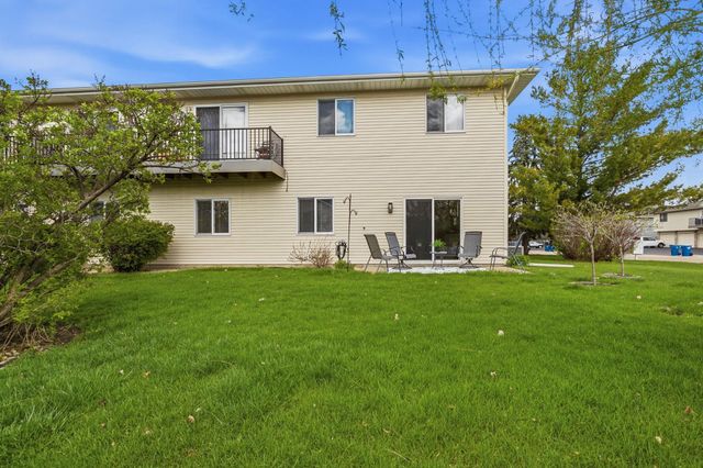 3295 Greenbrier Street D105, Vadnais Heights, MN 55127
