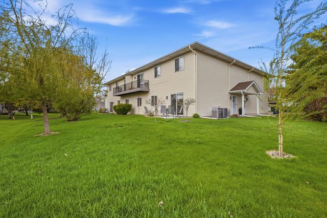 3295 Greenbrier Street D105, Vadnais Heights, MN 55127
