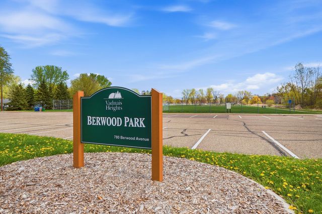 3295 Greenbrier Street D105, Vadnais Heights, MN 55127