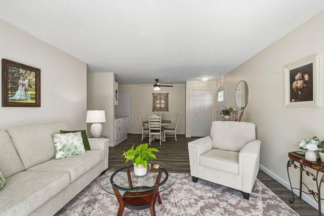 3295 Greenbrier Street D105, Vadnais Heights, MN 55127