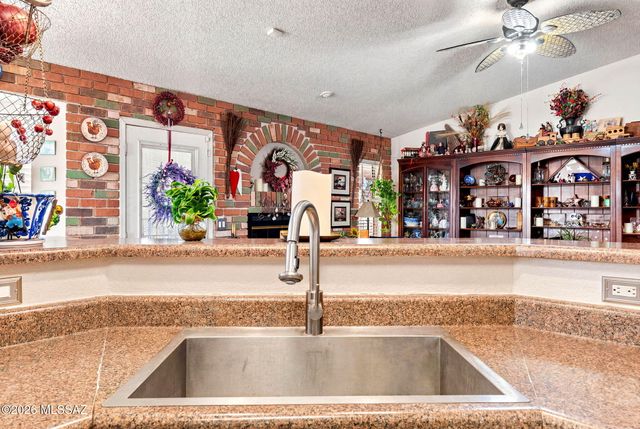 9619 E Baber Lane, Tucson, AZ 85747