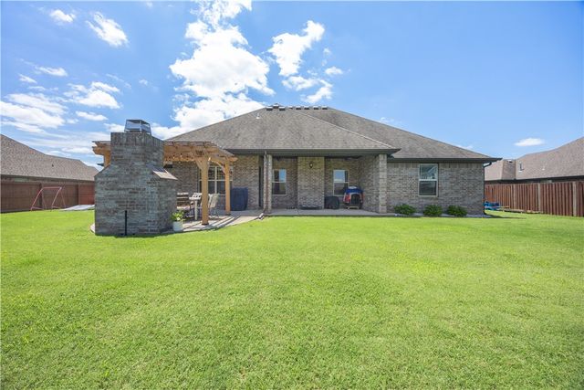 1905 Brooks Place, Rogers, AR 72758