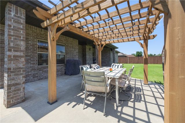 1905 Brooks Place, Rogers, AR 72758