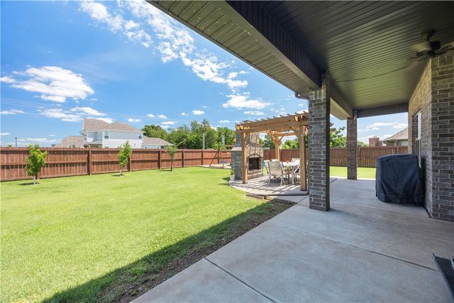 1905 Brooks Place, Rogers, AR 72758
