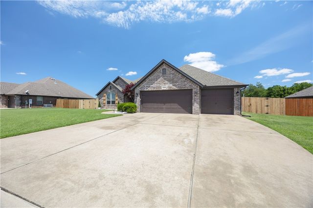 1905 Brooks Place, Rogers, AR 72758