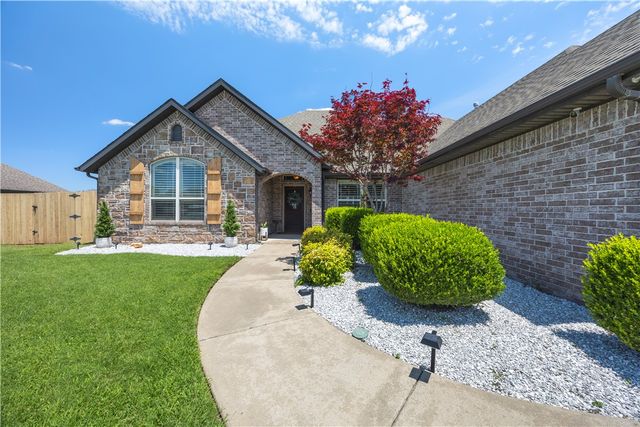 1905 Brooks Place, Rogers, AR 72758