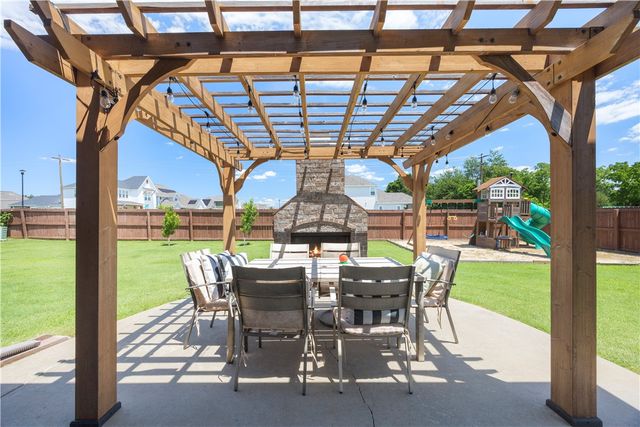 1905 Brooks Place, Rogers, AR 72758