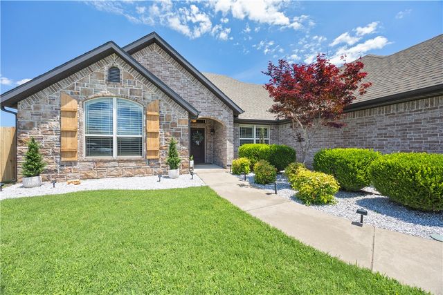 1905 Brooks Place, Rogers, AR 72758