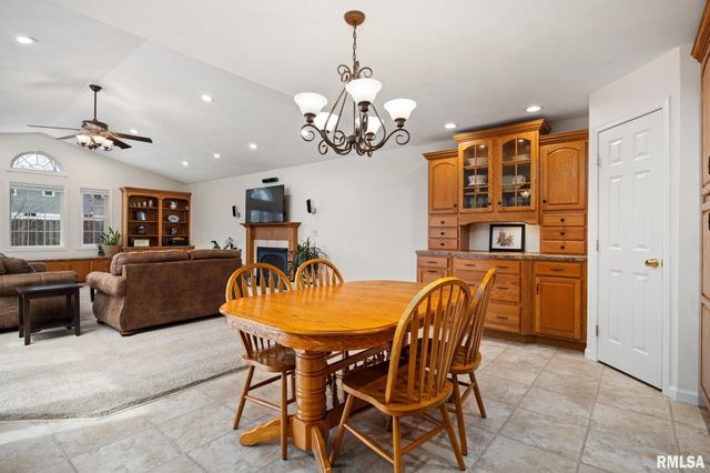 6725 N PARKWOOD Drive, Peoria, IL 61614