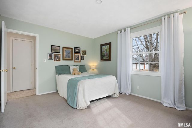 6725 N PARKWOOD Drive, Peoria, IL 61614