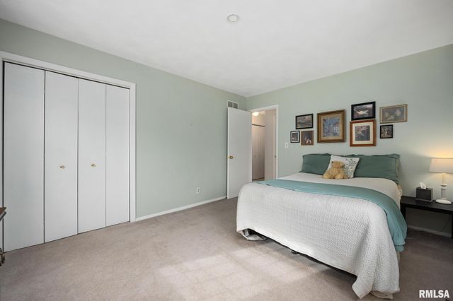 6725 N PARKWOOD Drive, Peoria, IL 61614