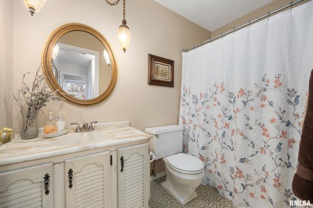 6725 N PARKWOOD Drive, Peoria, IL 61614