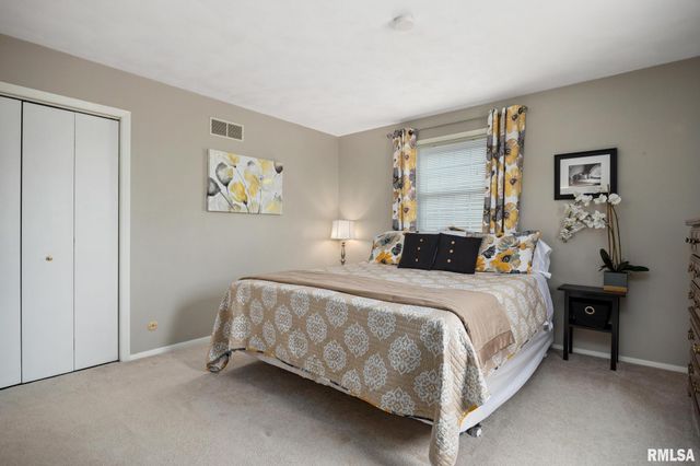 6725 N PARKWOOD Drive, Peoria, IL 61614