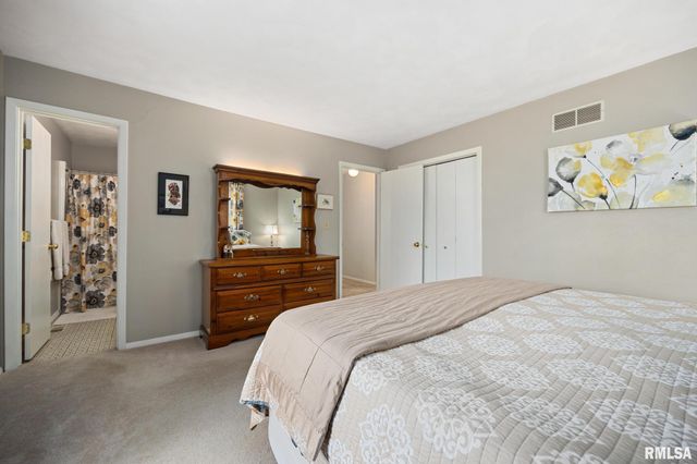 6725 N PARKWOOD Drive, Peoria, IL 61614