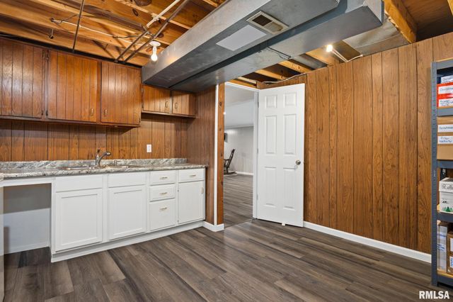 6725 N PARKWOOD Drive, Peoria, IL 61614