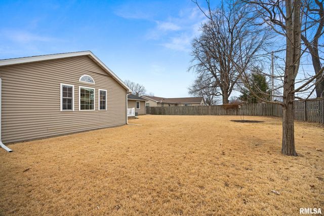 6725 N PARKWOOD Drive, Peoria, IL 61614