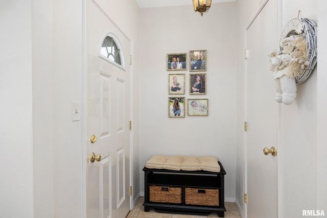 6725 N PARKWOOD Drive, Peoria, IL 61614