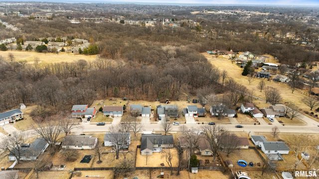 6725 N PARKWOOD Drive, Peoria, IL 61614