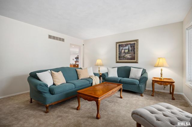 6725 N PARKWOOD Drive, Peoria, IL 61614