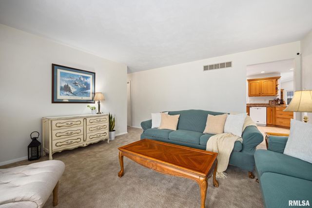 6725 N PARKWOOD Drive, Peoria, IL 61614