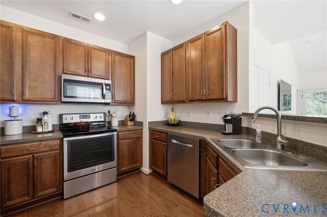 1555 Providence Knoll Dr, North Chesterfield, VA 23236